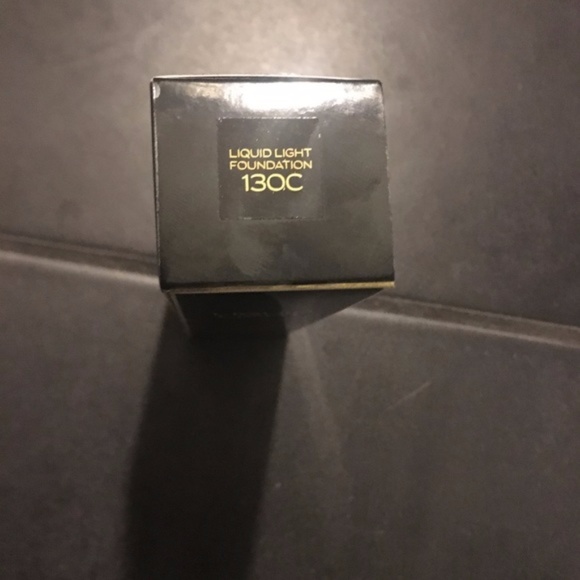 Sunday Riley 130C Color Correcting HD Foundation - Picture 5 of 8